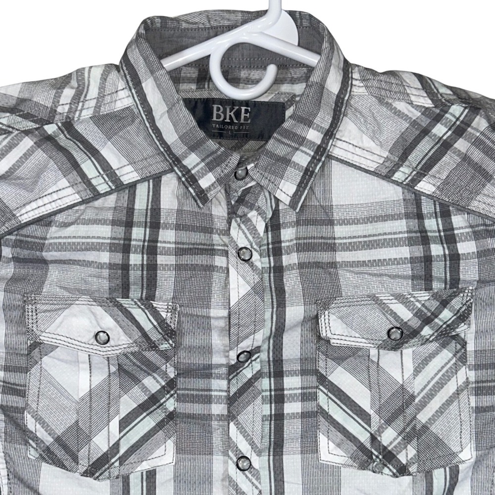 BKE Tailored Fit Mens Large Grey White Plaid Pearl Snap Front Western Shirt
